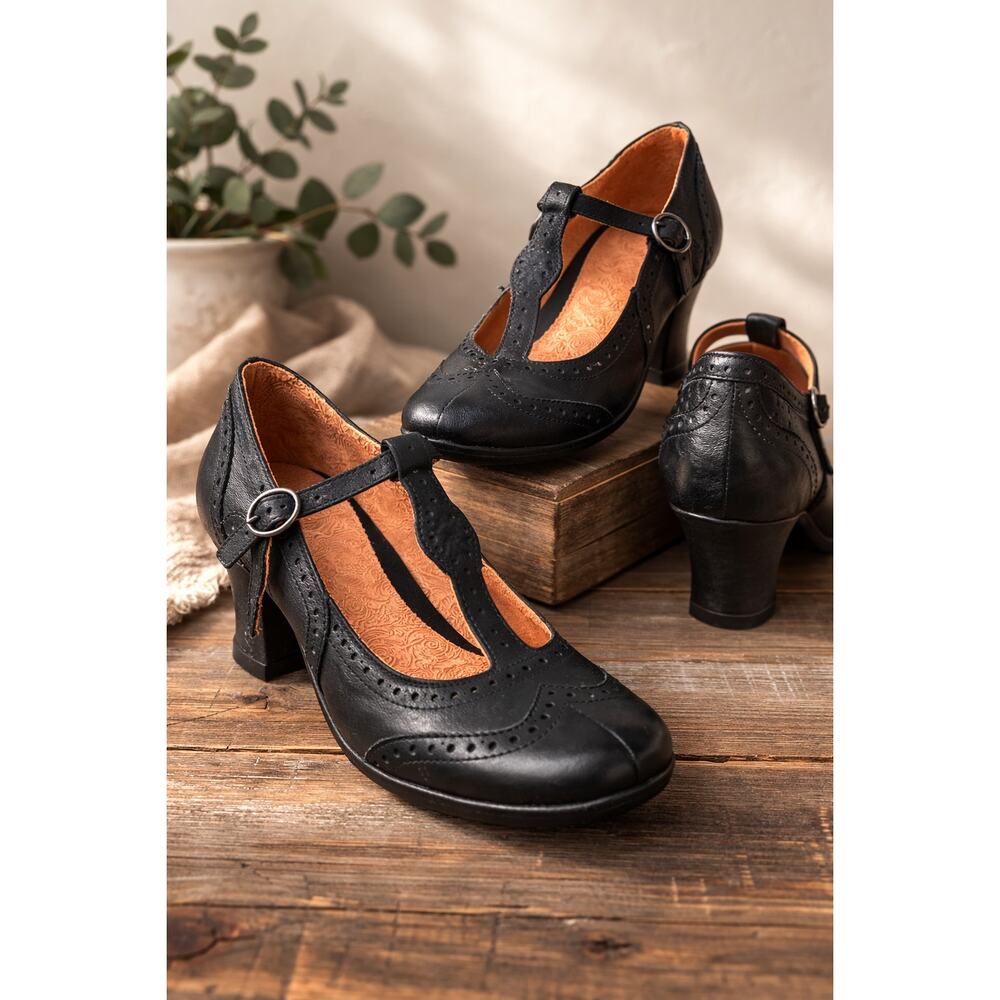 Born Black Leather Heels Womens Size 6M Comfort Dress Shoes
